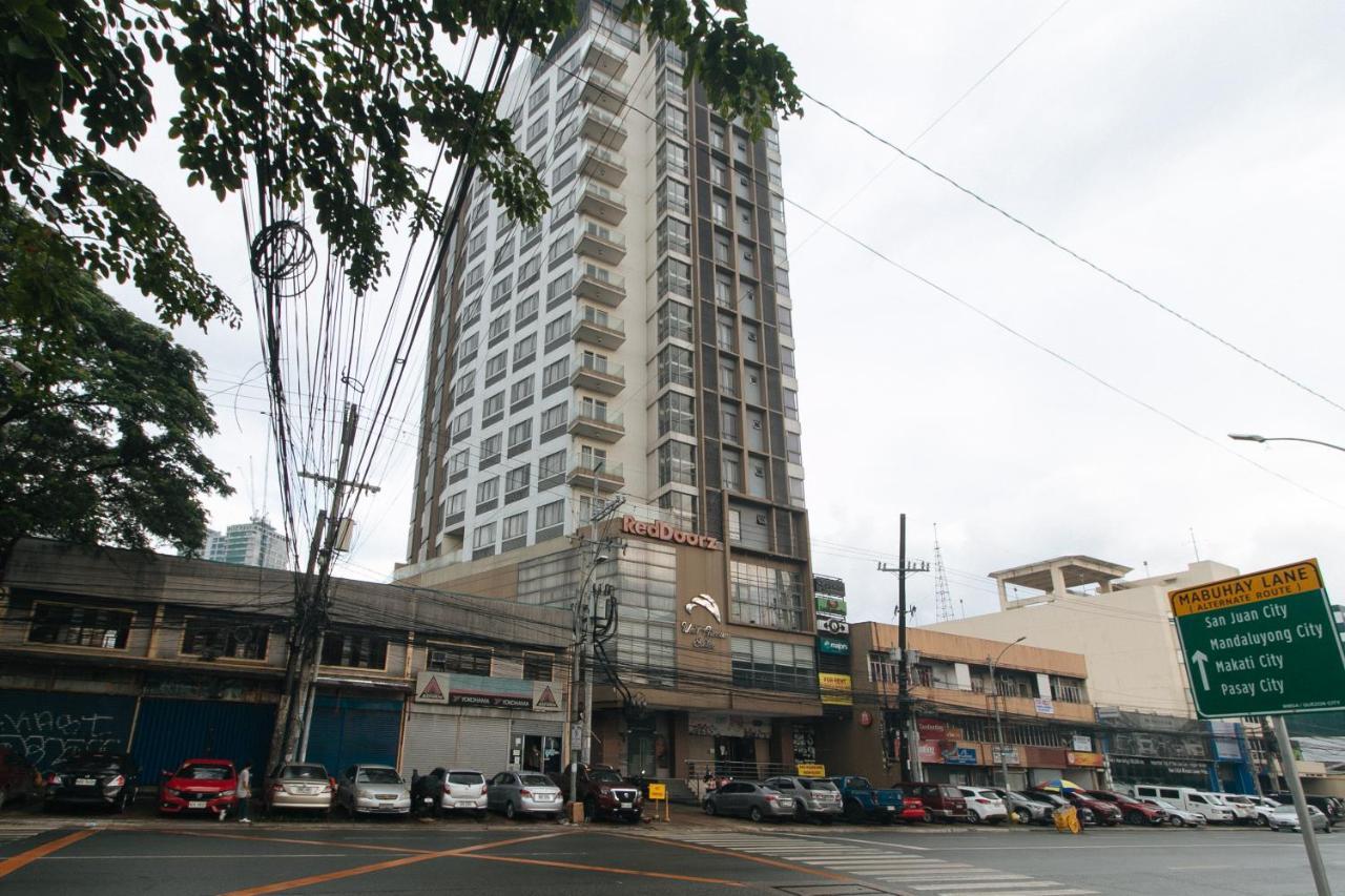 Reddoorz Premium @ West Avenue Quezon City Manila Esterno foto