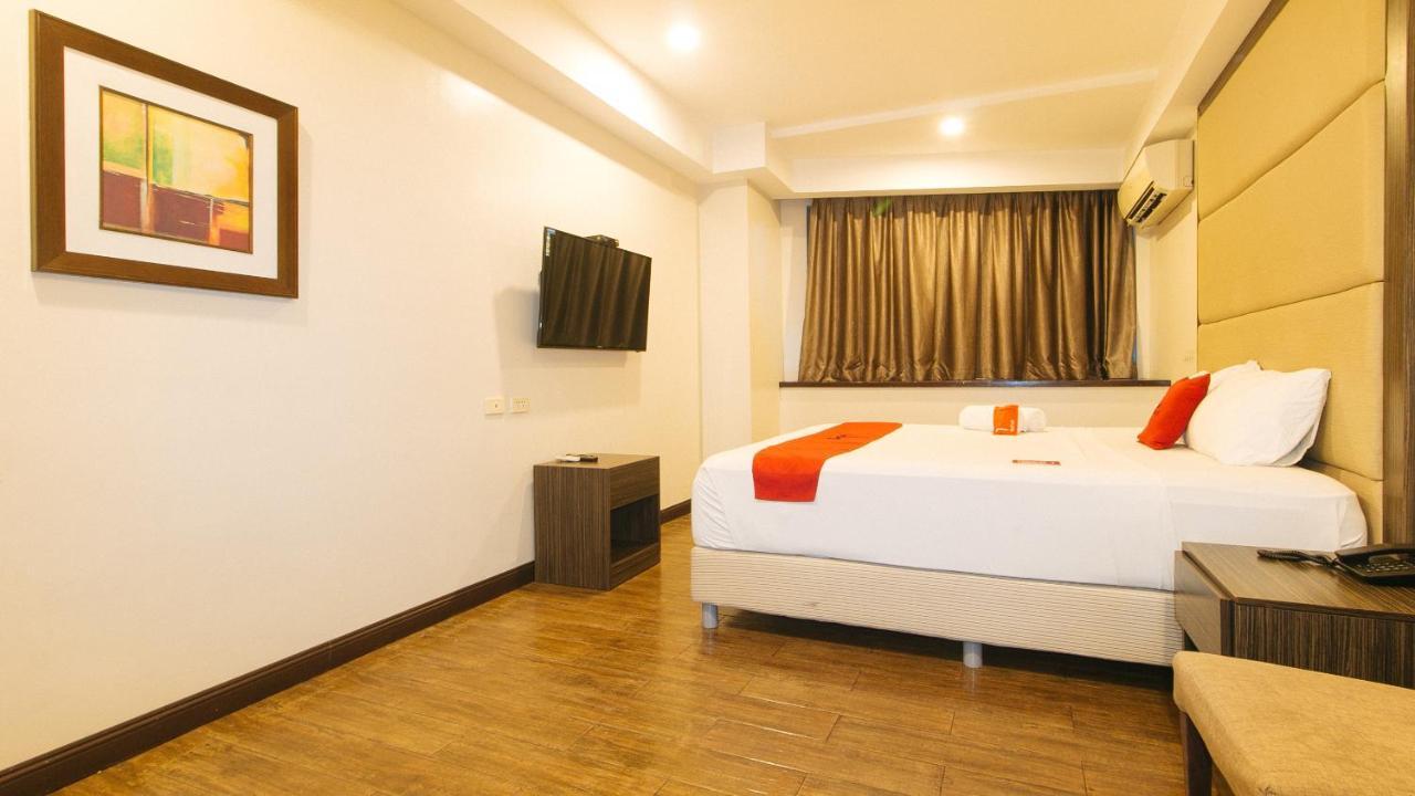 Hotel Reddoorz Premium @ West Avenue Quezon City Esterno foto