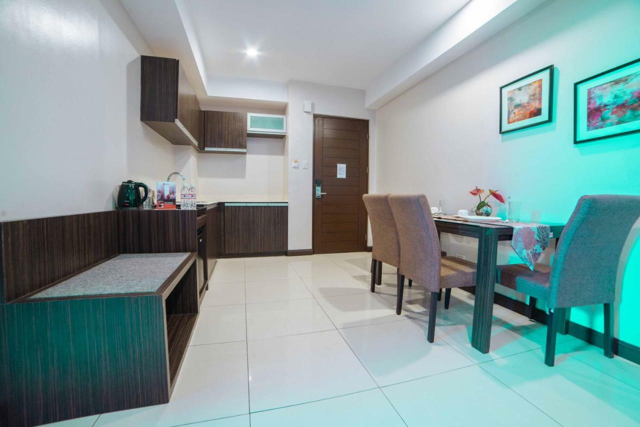 Hotel Reddoorz Premium @ West Avenue Quezon City Esterno foto